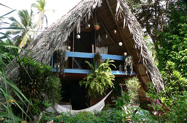 Photo example of a small beach home on Isla Grande in Panama
