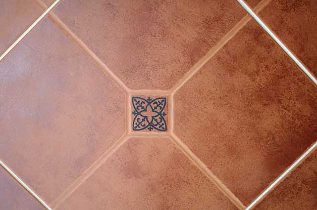 Photo example of a floor tile in brick red color ideal for terraces and colonial style interior spaces