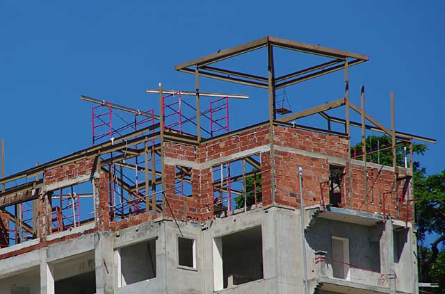 Example photo of a modern town house under construction in Panama City